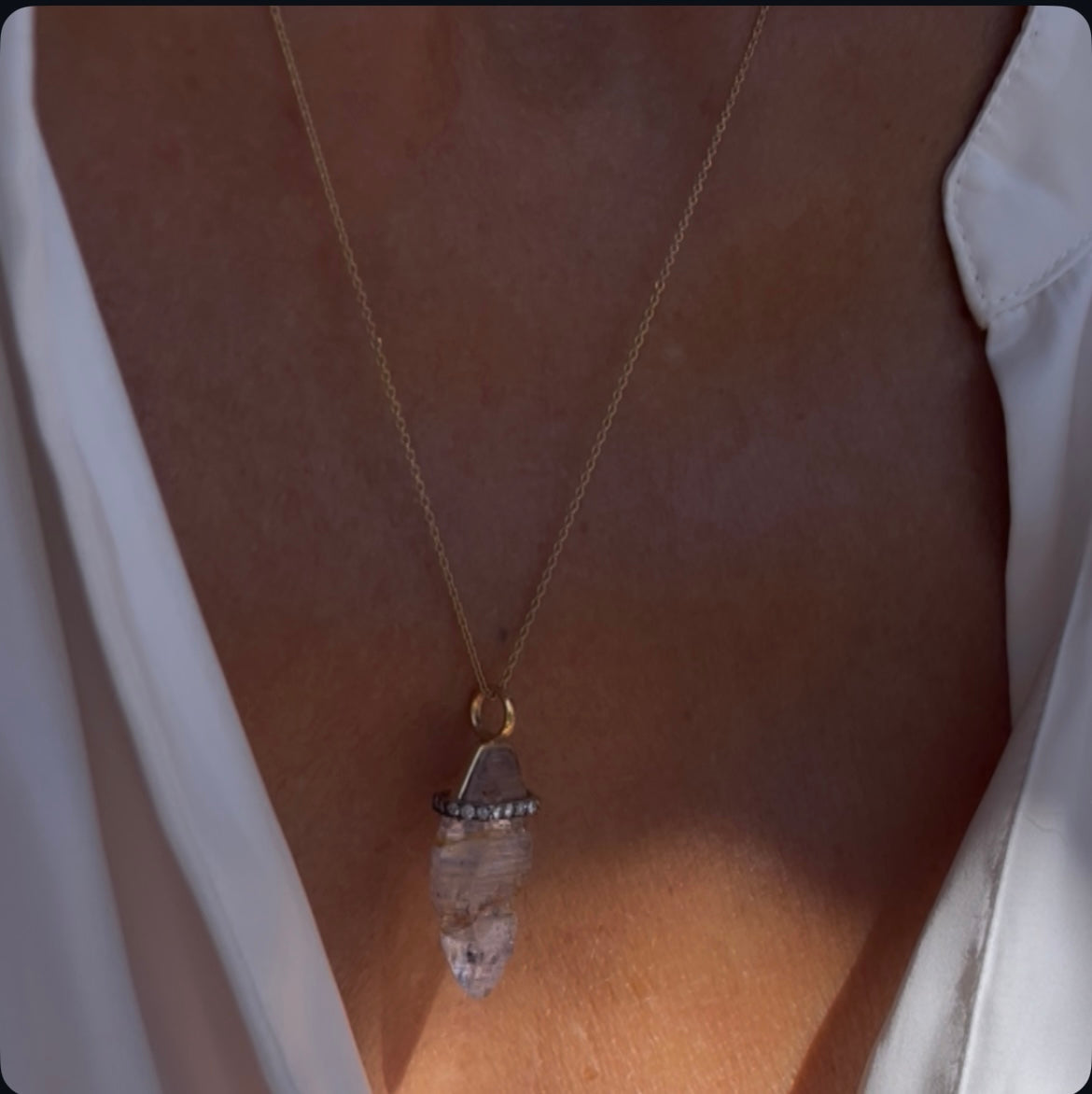 Colgante Rosy Raw Sapphire
