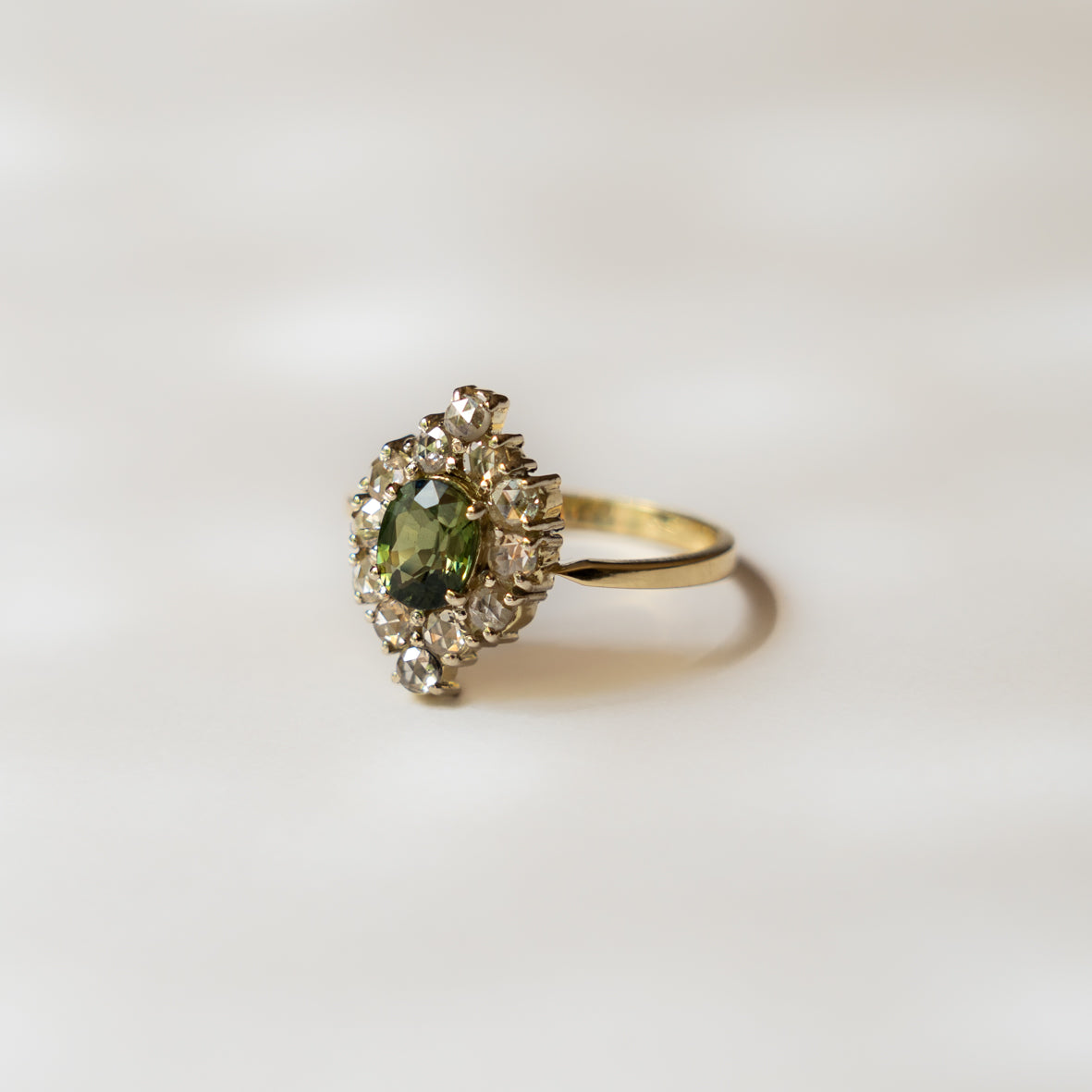 Anillo Green Sapphire & Diamonds