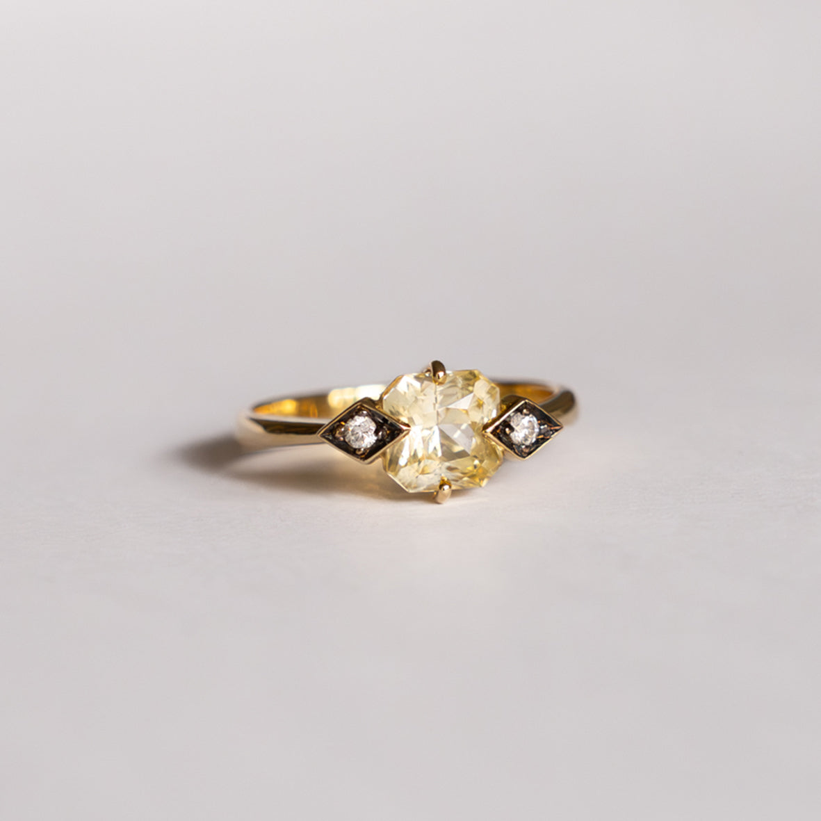 Anillo Square Yellow Sapphire