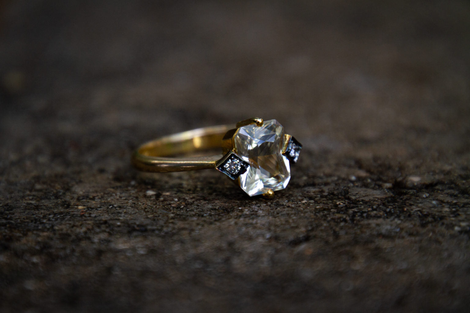 Anillo Ultra Light-yellow Sapphire