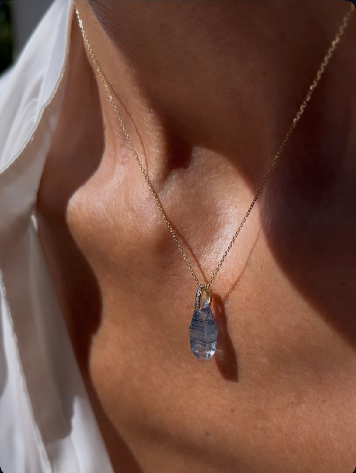 Colgante Blue Raw Sapphire 