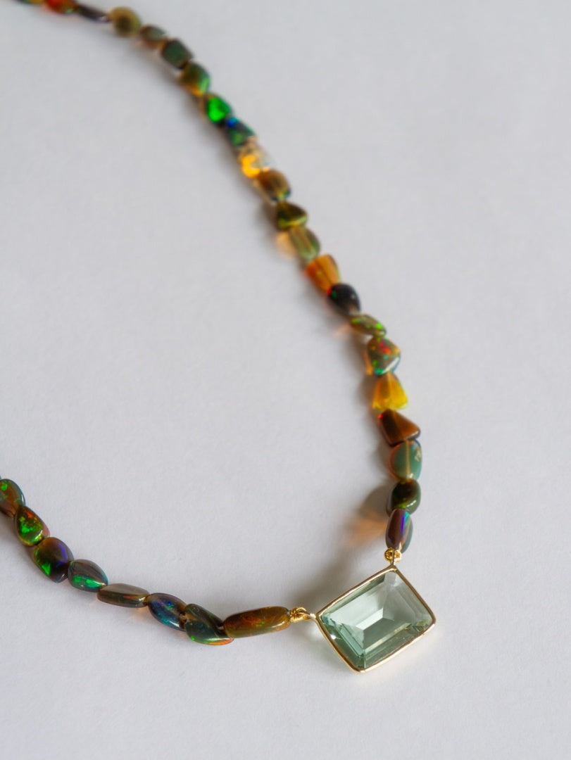 Collar Aquamarine & Opal Beads