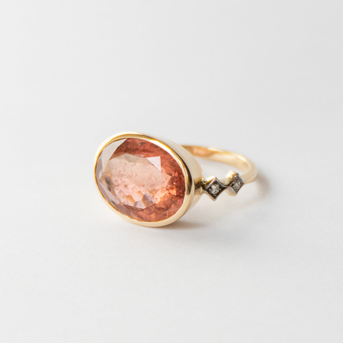 Anillo Oval Pink Tourmaline