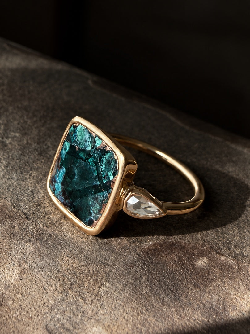 Rah Square Coin & Diamonds Ring