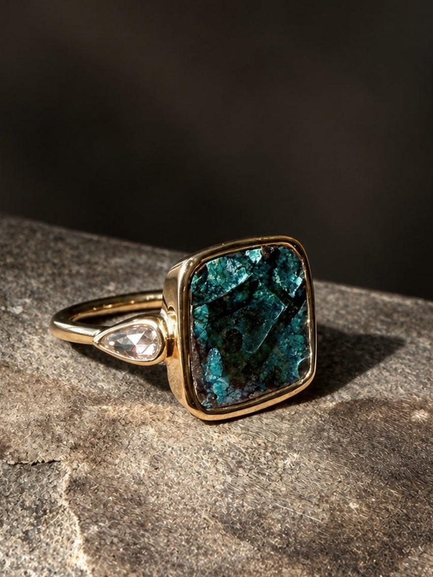 Rah Square Coin & Diamonds Ring
